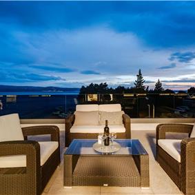 5 bedroom beachfront villa with heated pool near Omis, sleeps 9